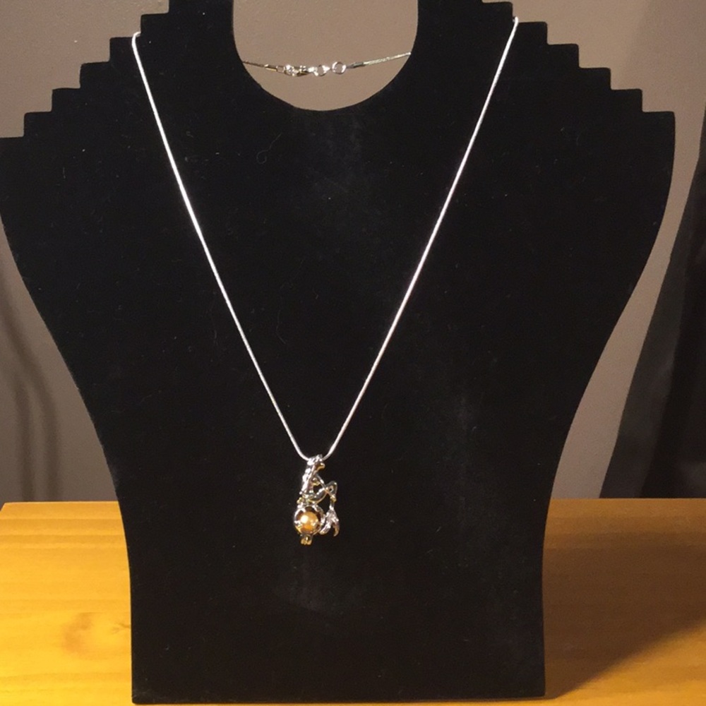 16 in. Mermaid Necklace W/Real Pearl (Brand New)